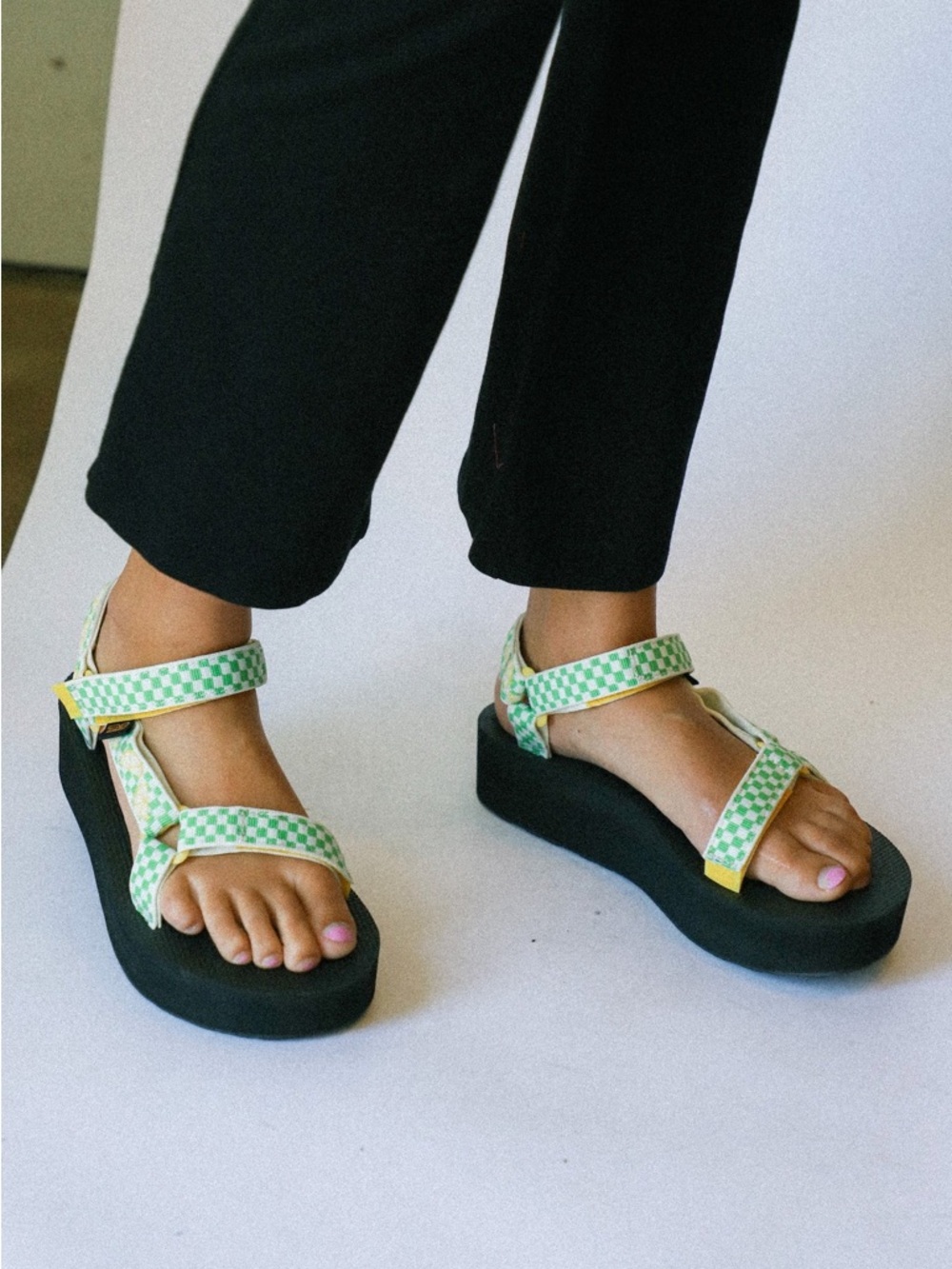 TEVA Picnic Slice Yarrow Flatform Sandal
Women’s Size 11 - Picture 2 of 5
